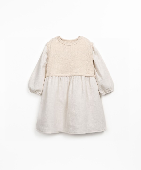 Long sleeve dress in knit and woven fabric blend