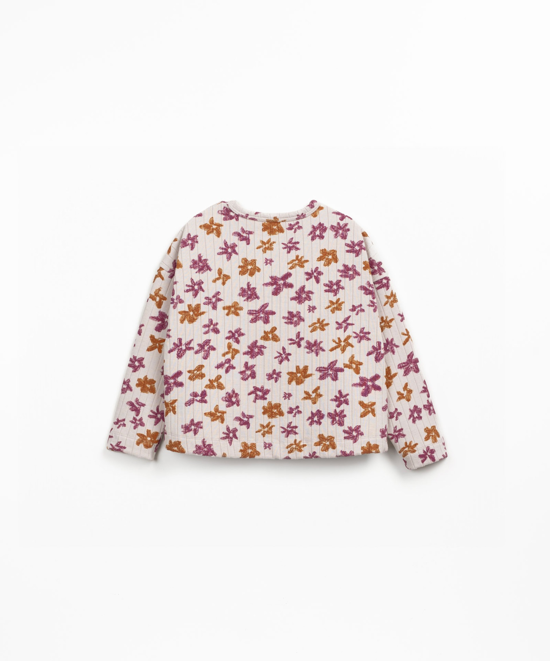 Camiseta con estampado de flores