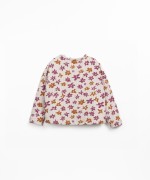 Camiseta con estampado de flores