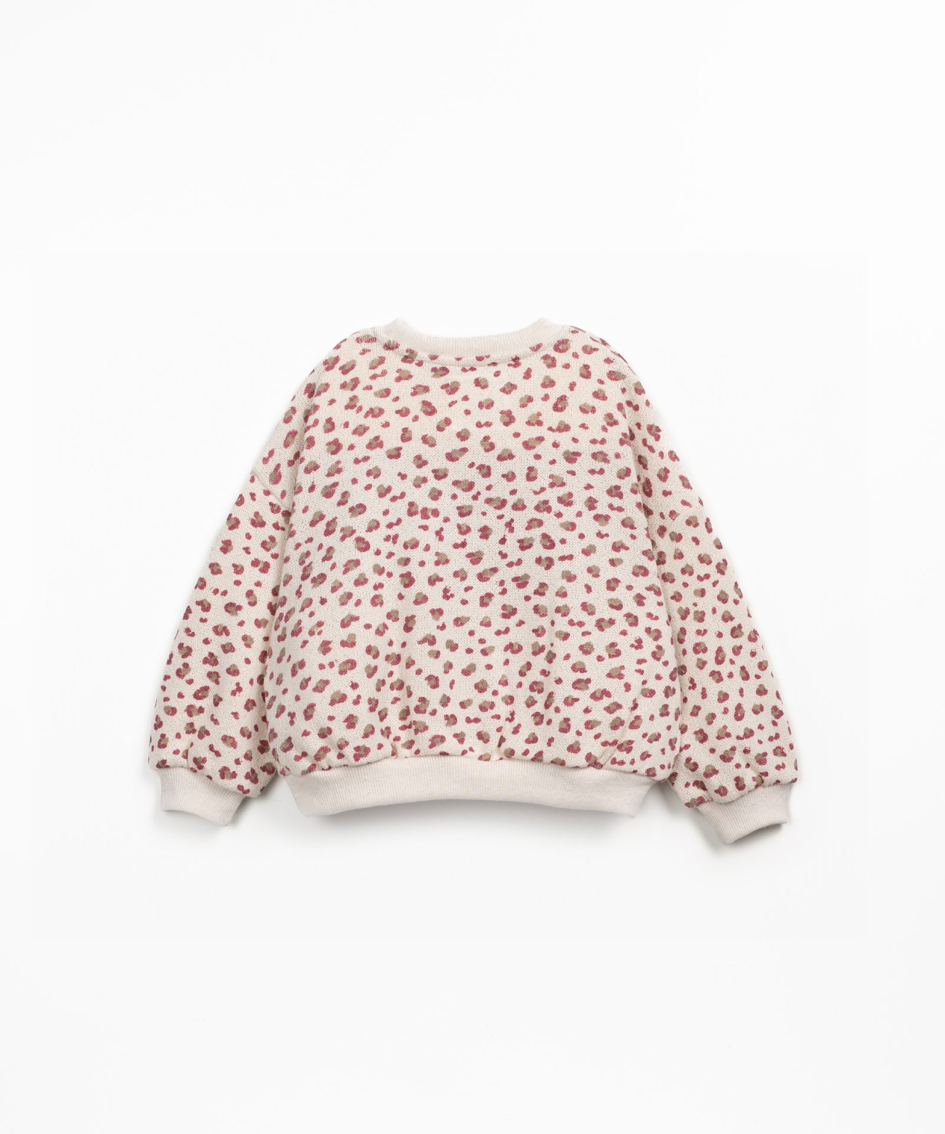 Sweater with dropped shoulders