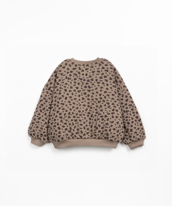 Knit sweater with print