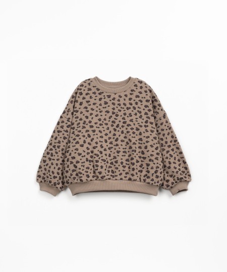 Knit sweater with print