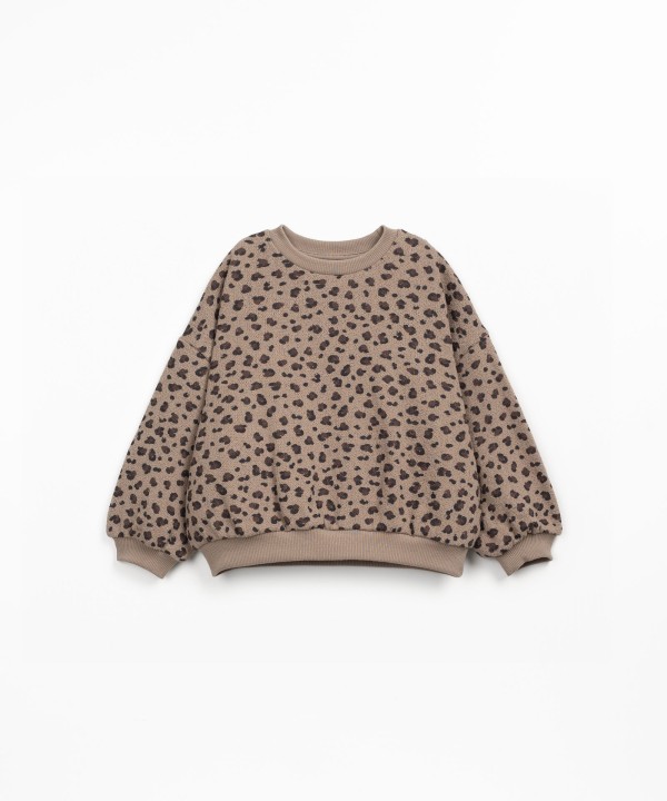 Knit sweater with print