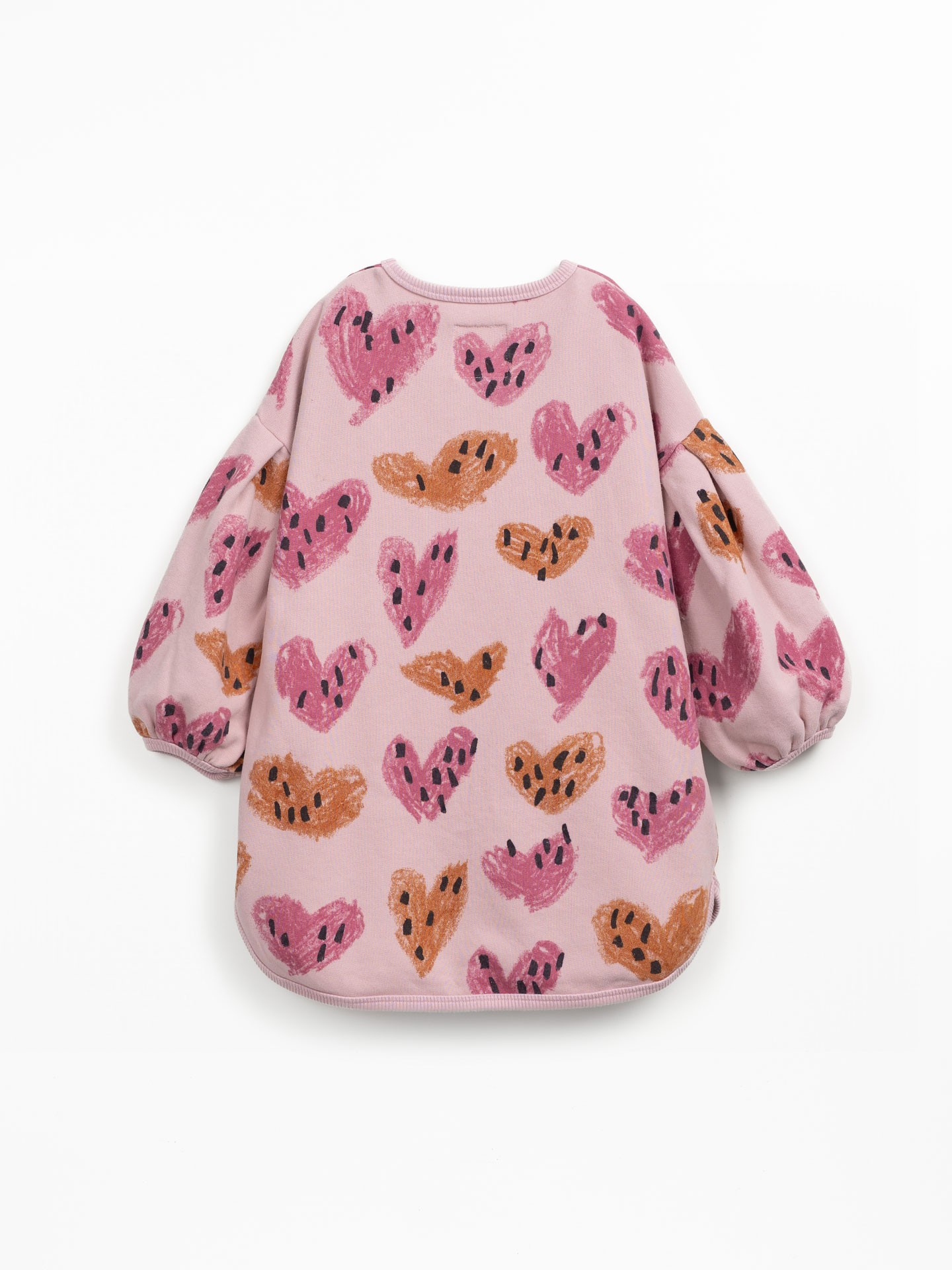 Vestido oversized con estampado de corazones