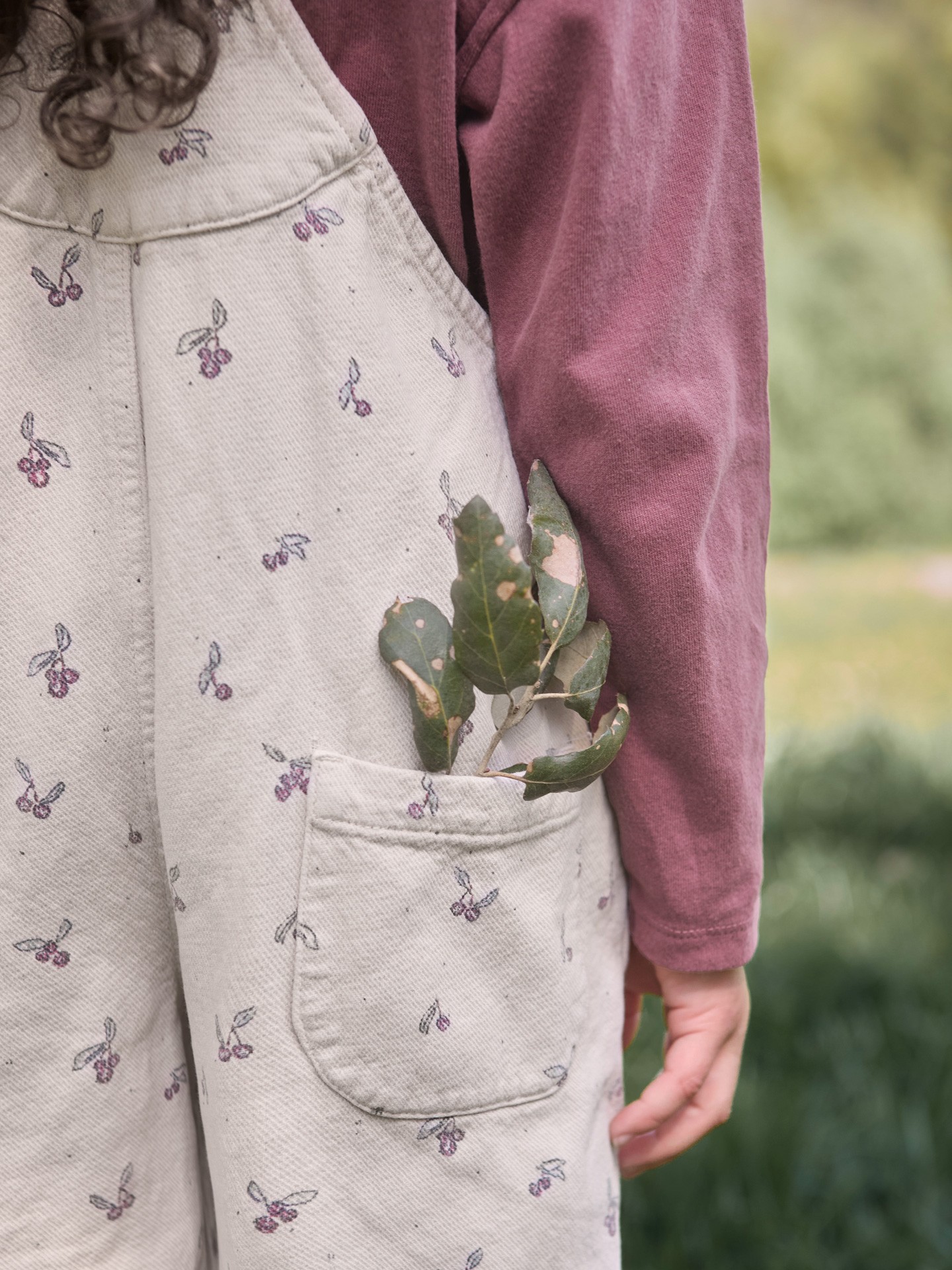Cotton twill dungarees with strawberry tree print