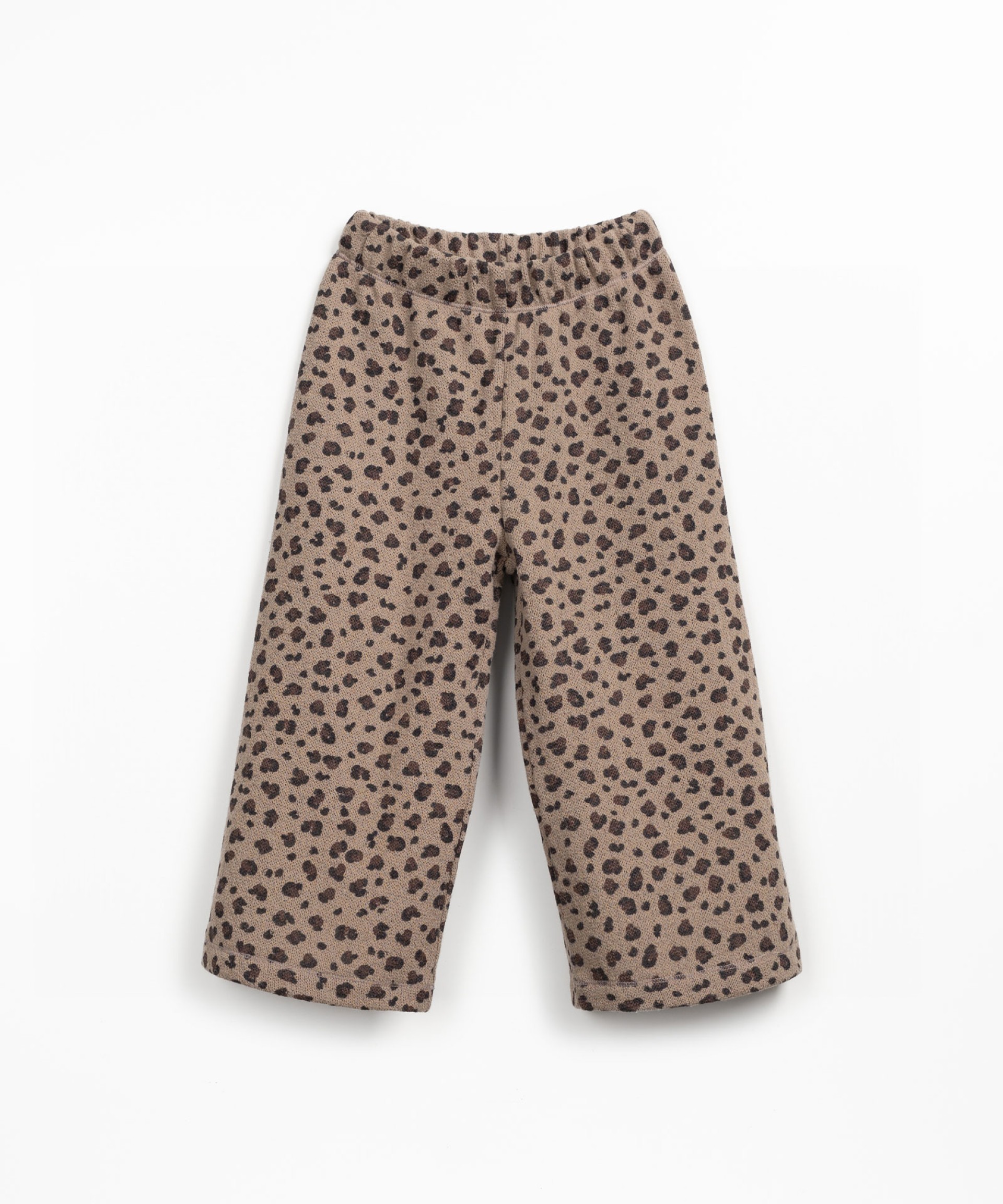 Pantalones de punto con mezcla de fibras naturales y fibras recicladas