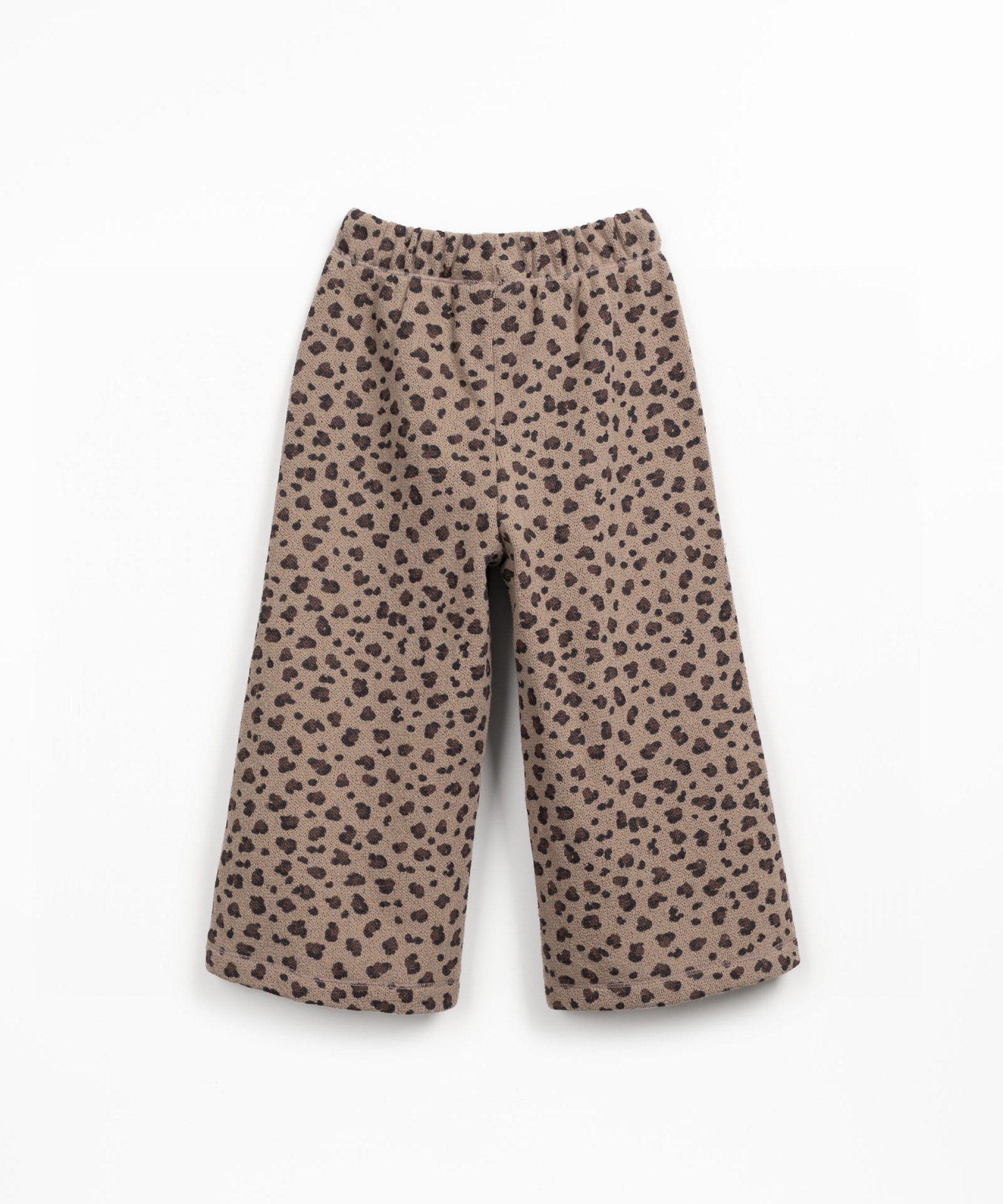 Pantalones de punto con mezcla de fibras naturales y fibras recicladas