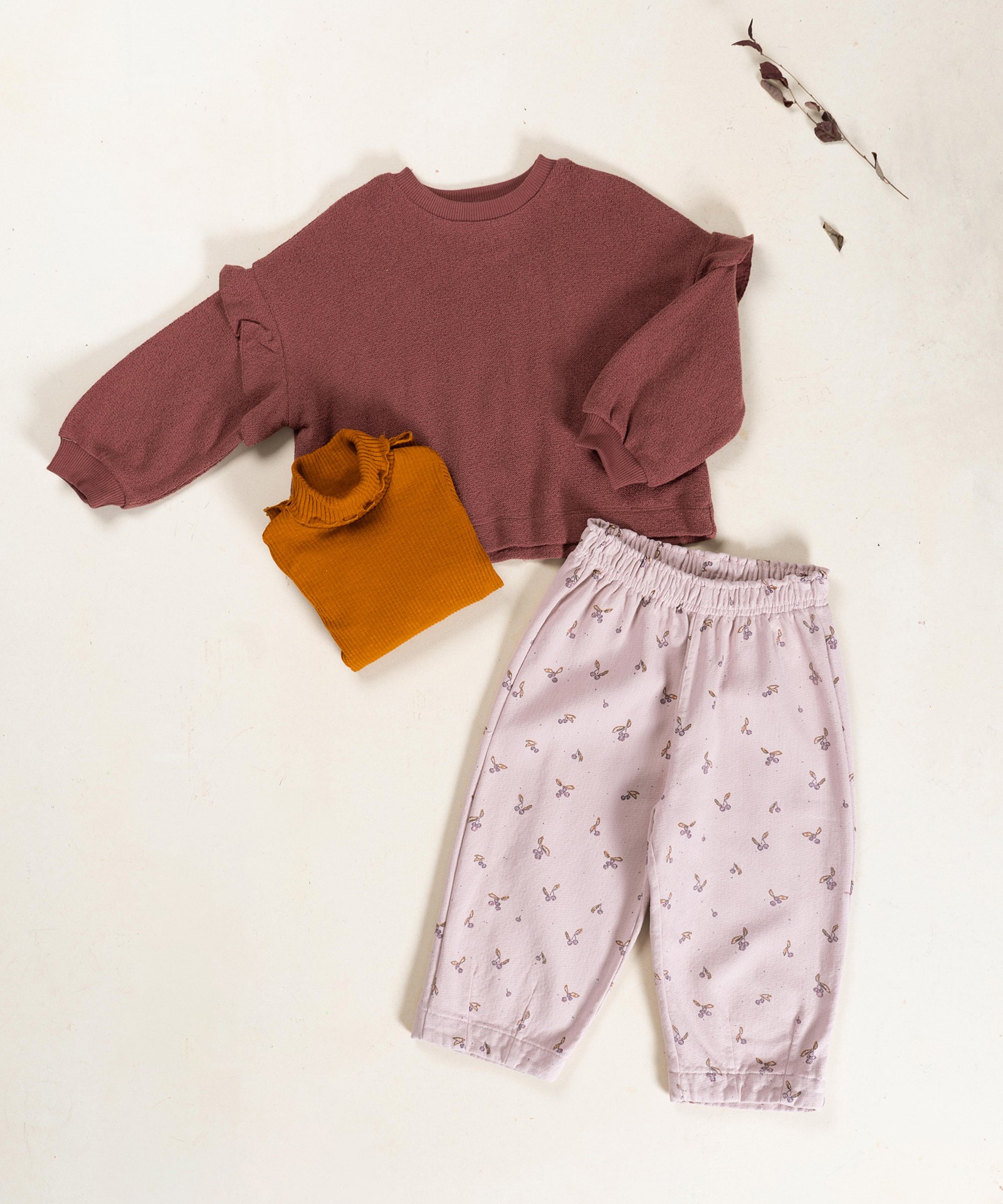 Twill trousers with elastic waist and print