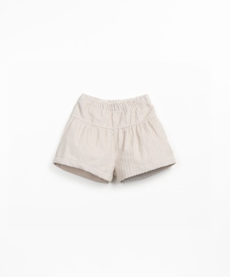Corduroy shorts with a blend of recycled cotton and cotton