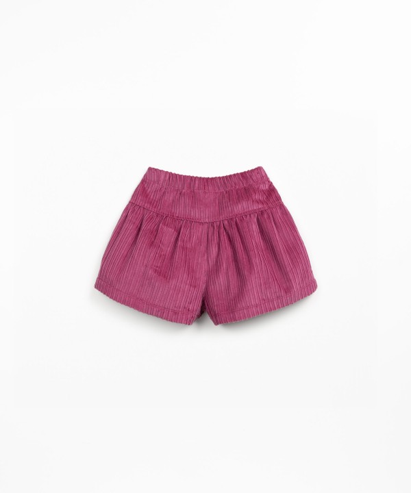 Short en velours c�tel� avec un m�lange de coton recycl� et coton