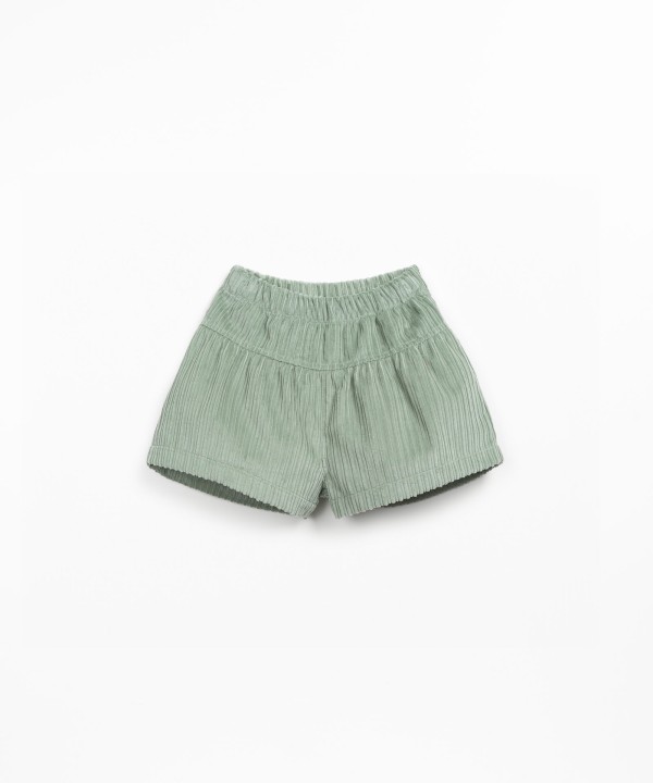Corduroy shorts with a blend of recycled cotton and cotton
