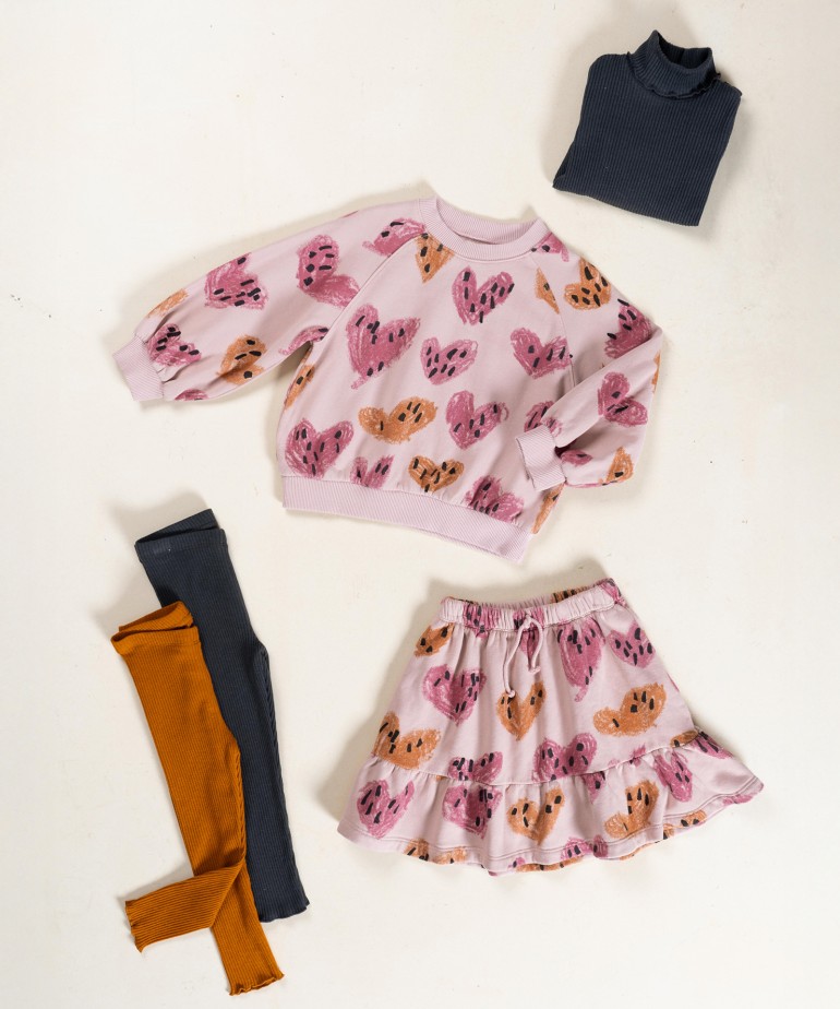 Skirt with heart print