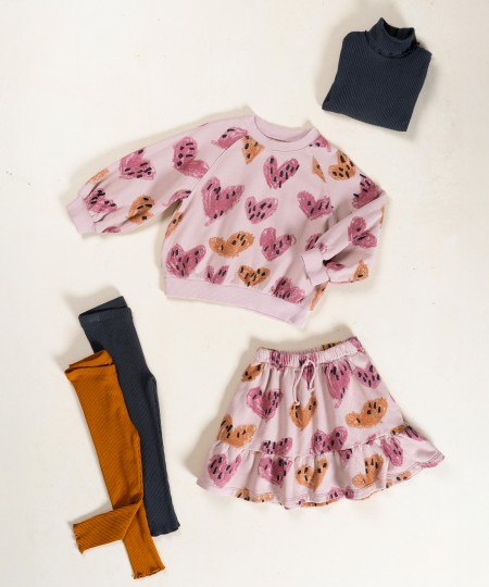 Skirt with heart print