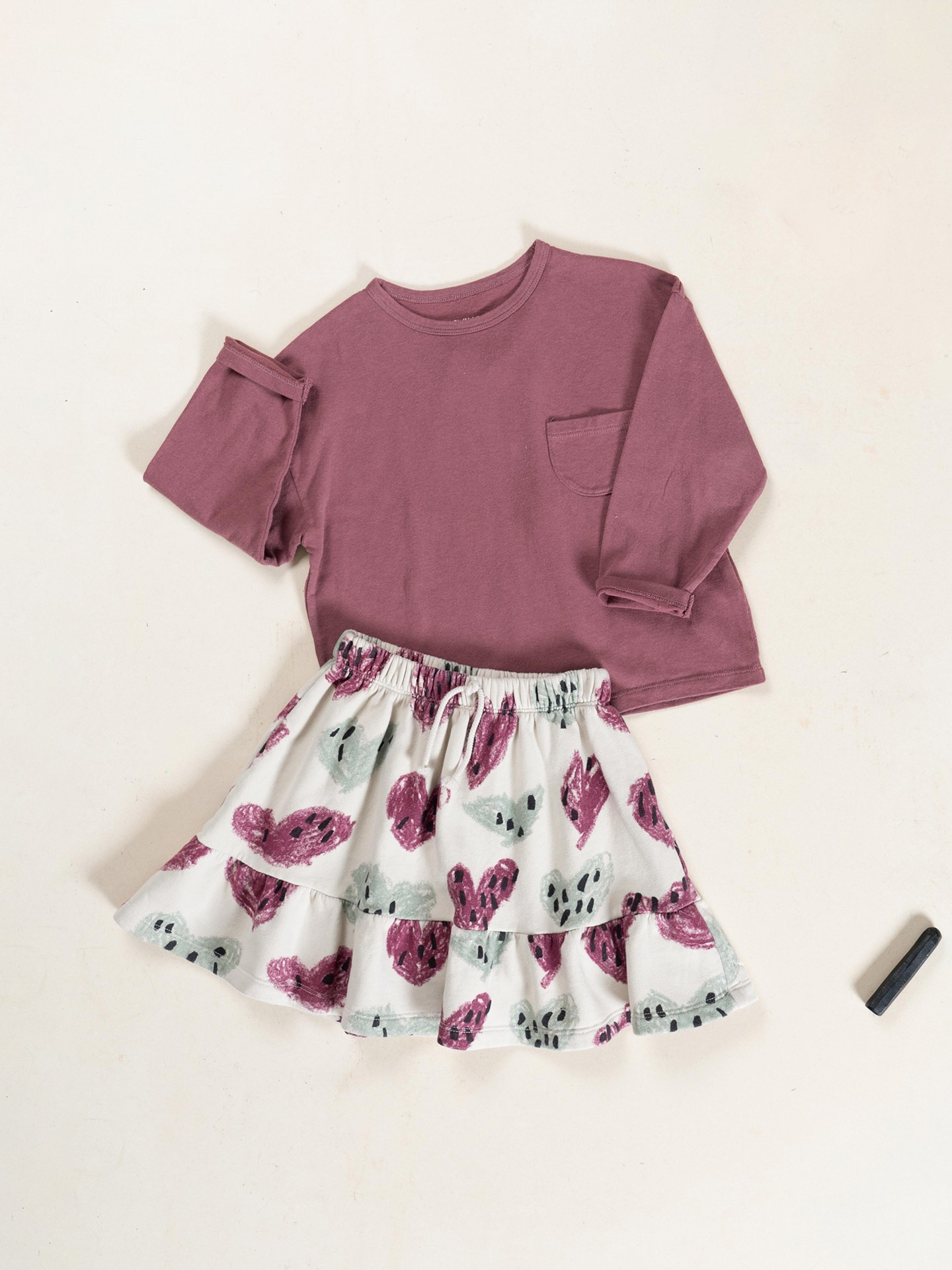 Skirt with heart print
