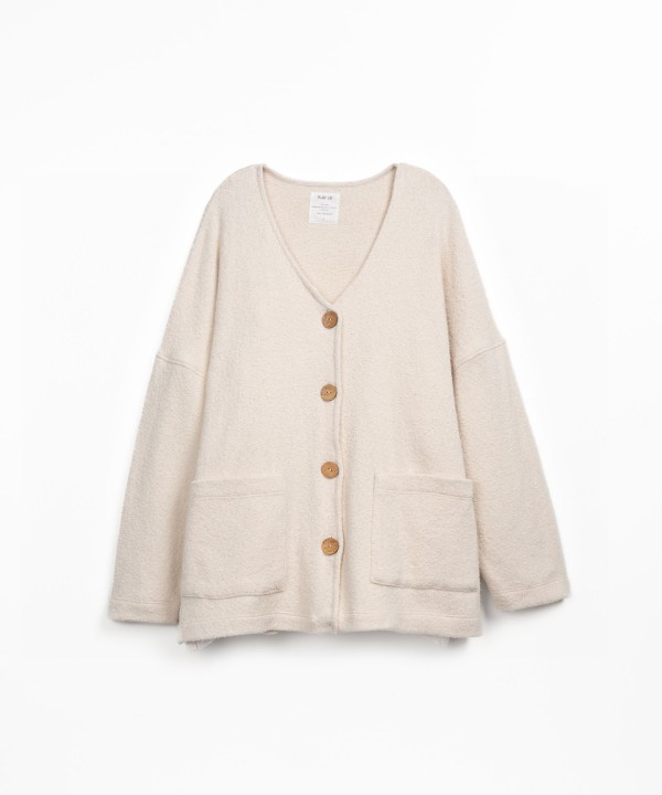 Knitted jacket with fiber blend