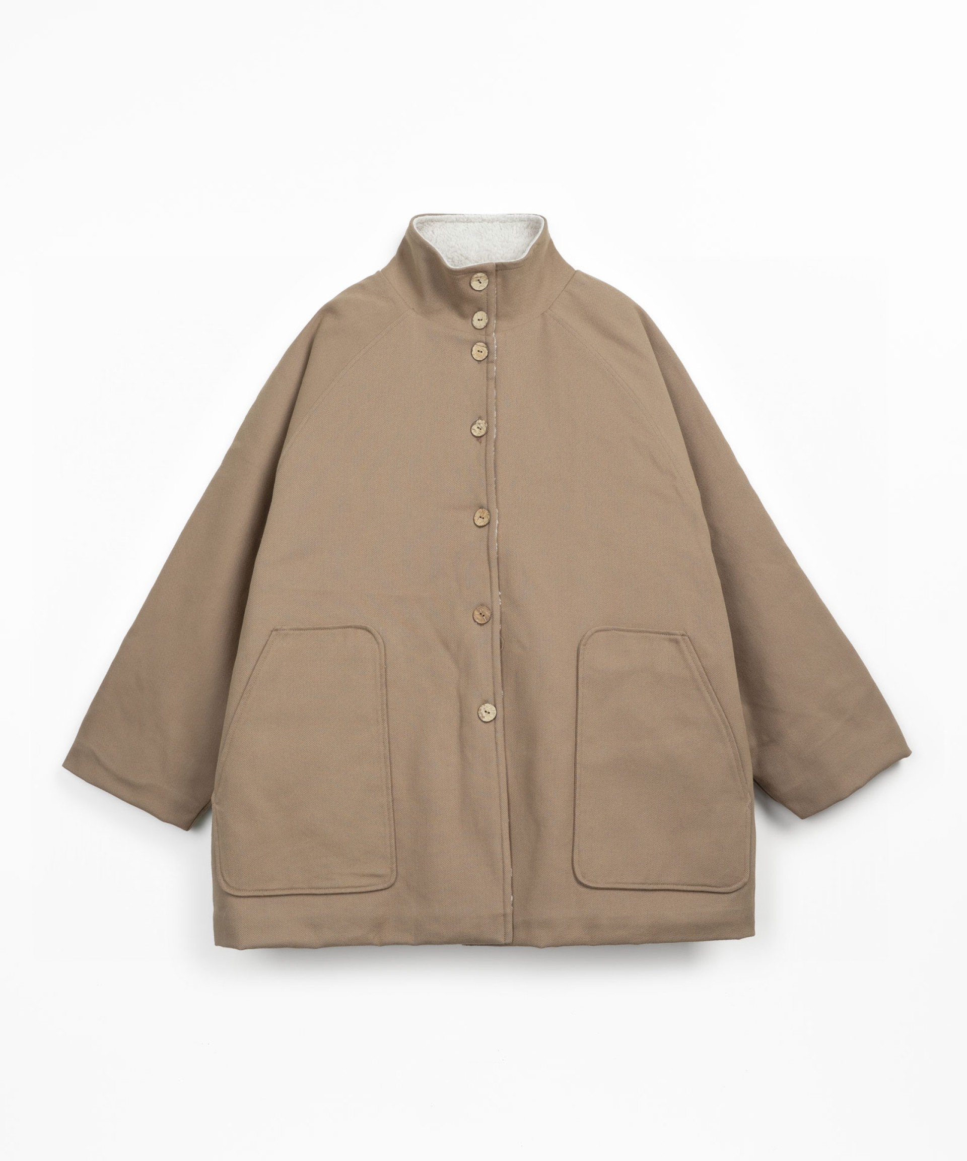Parka con forro de pelo y acabado impermeable