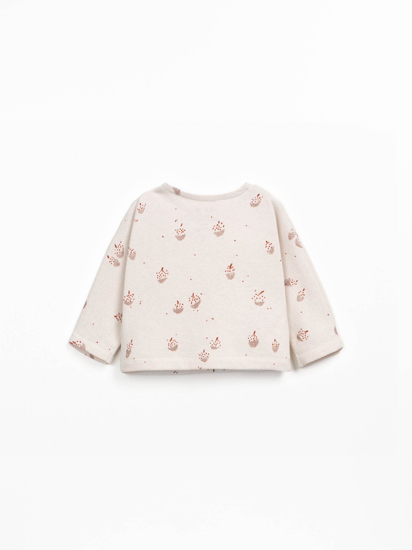 T-shirt de malha com mistura de fibras naturais e fibras reciclada