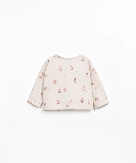 T-shirt de malha com mistura de fibras naturais e fibras reciclada