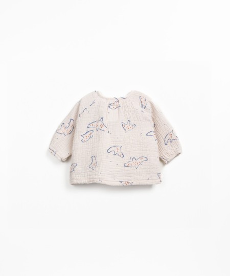 Blusa com estampado em tecido de algodão orgânico