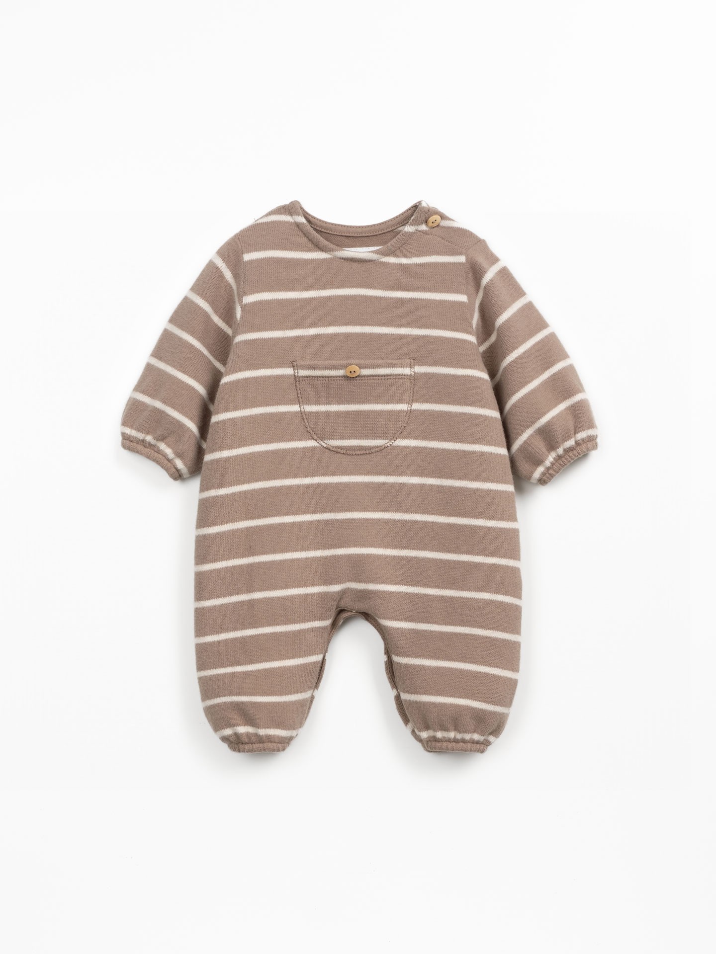 Macacão de malha às riscas