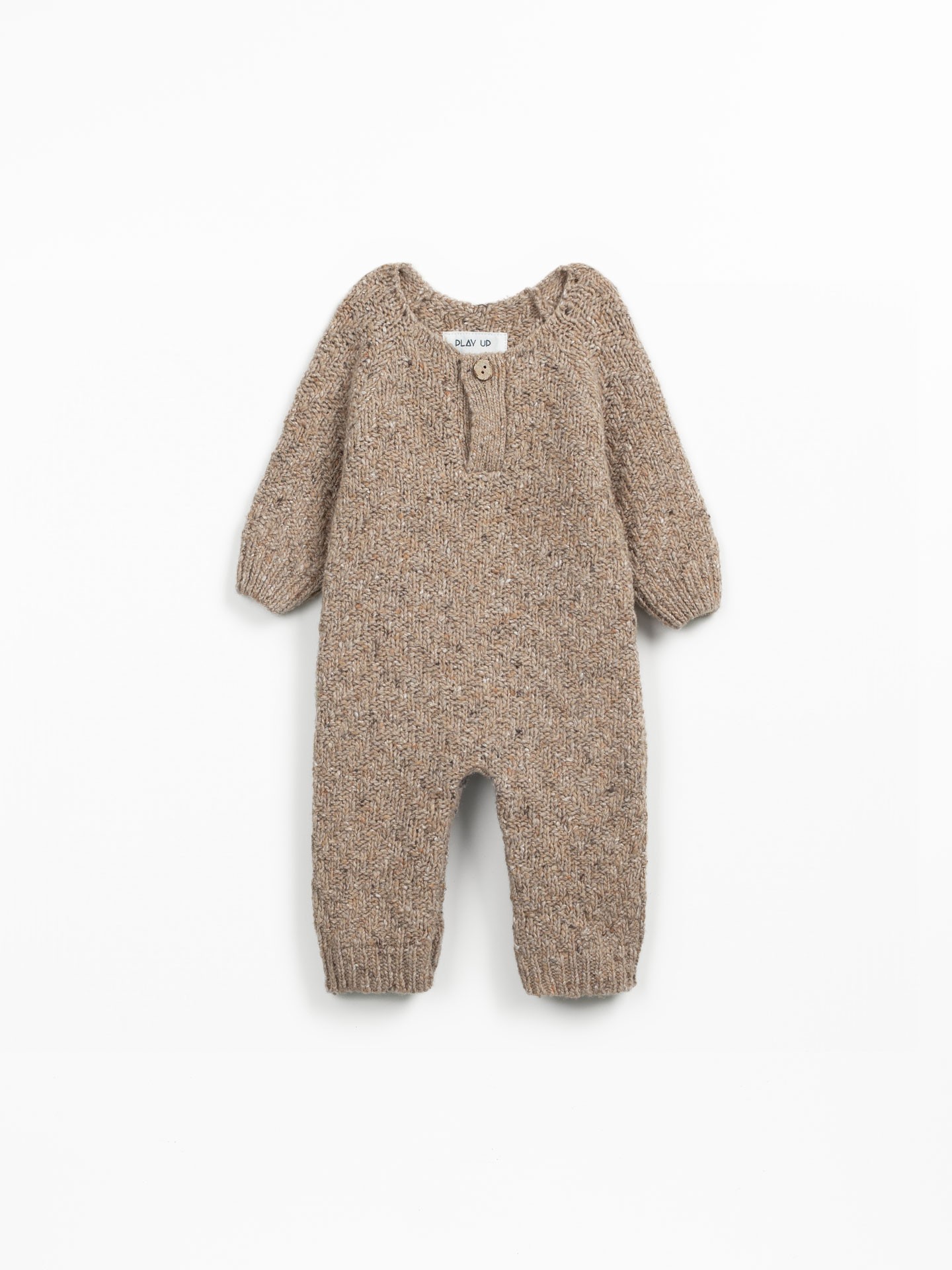 Macacão com fibras recicladas