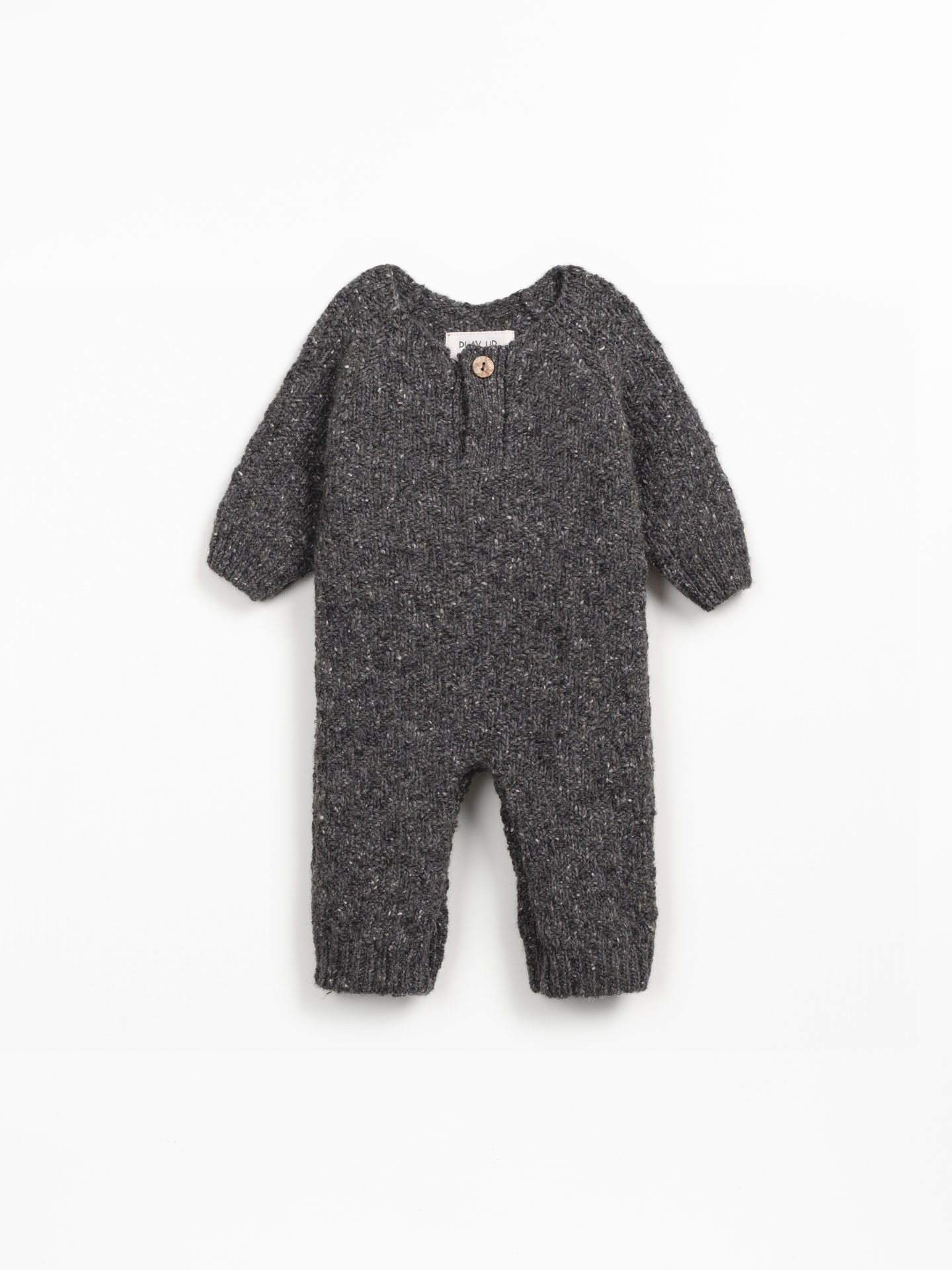 Macacão com fibras recicladas