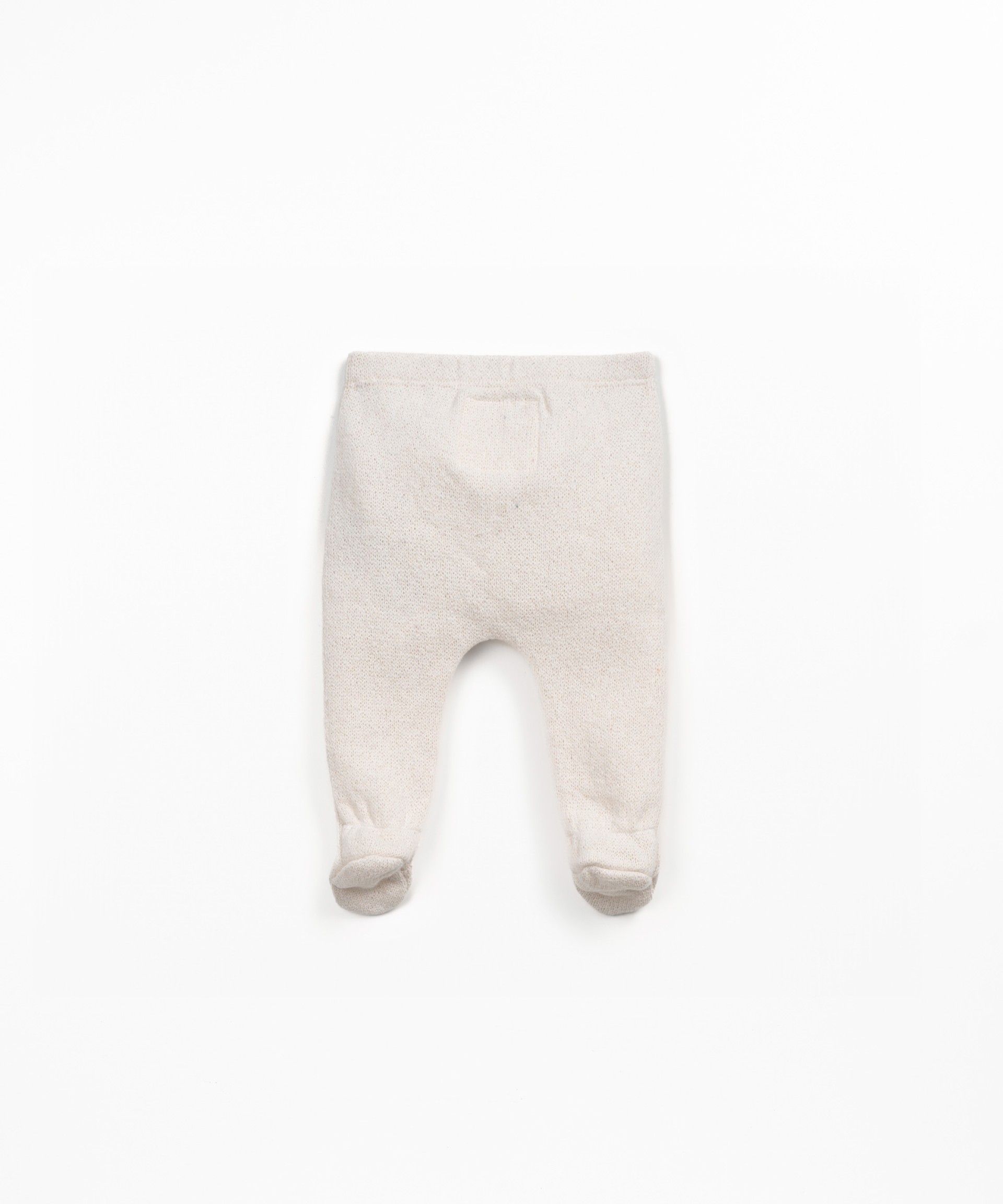 Pantalones de punto con mezcla de fibras naturales y fibras recicladas