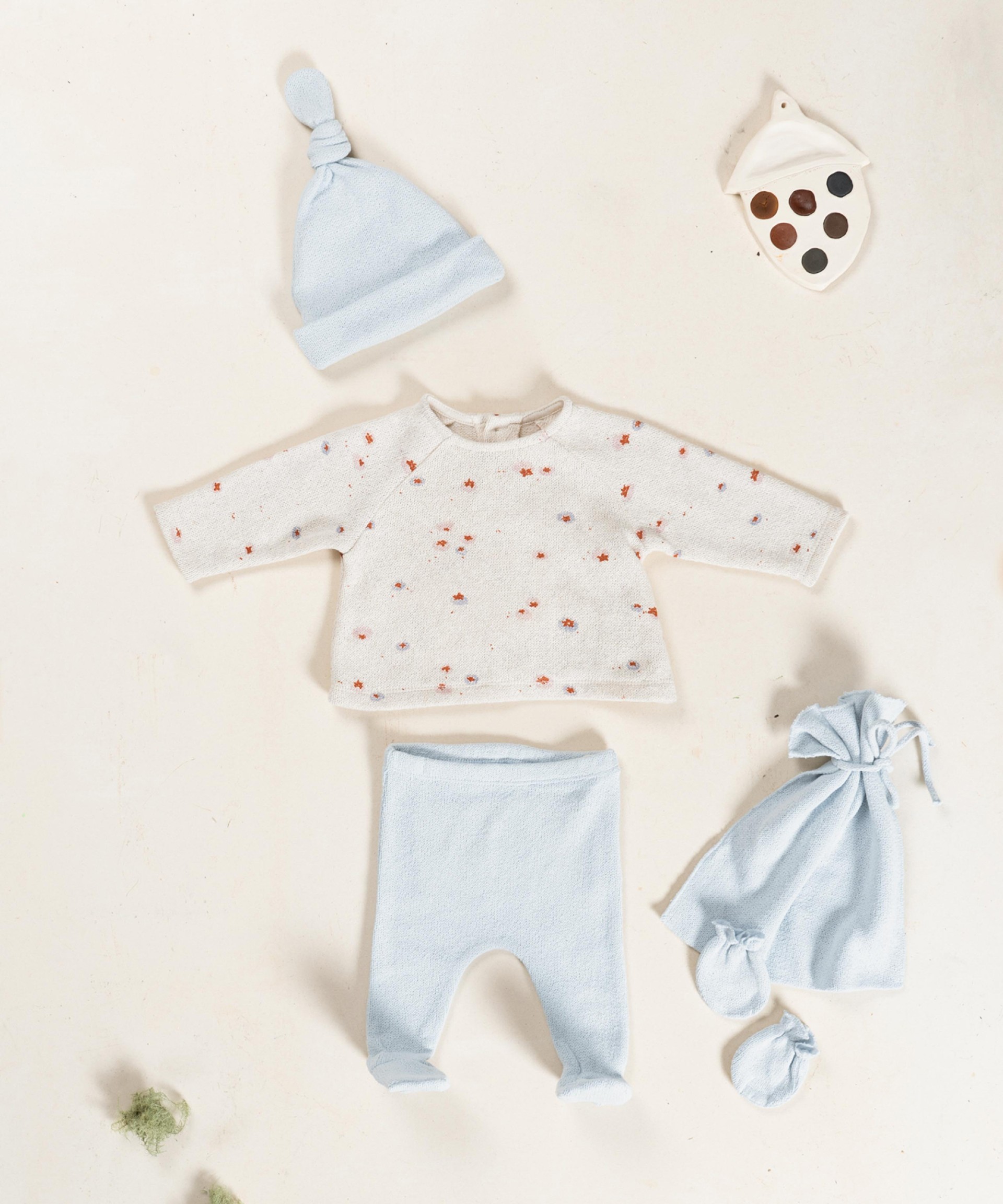 Pantalones de punto con mezcla de fibras naturales y fibras recicladas