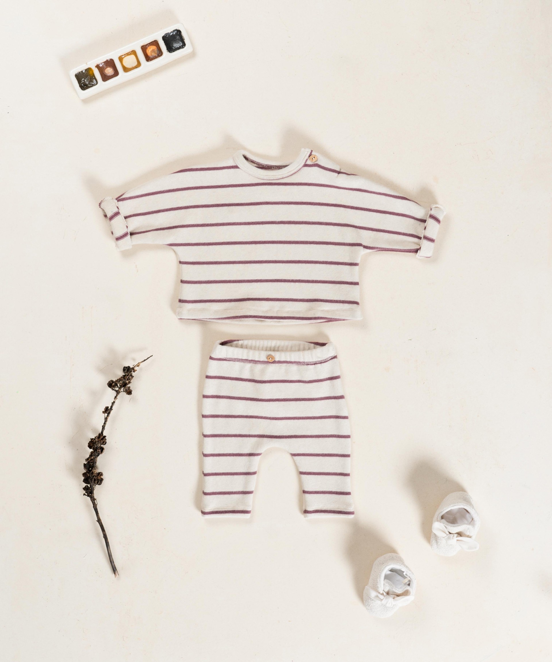 Leggings de punto en algodn orgnico con cintura elstica y rayas decorativas