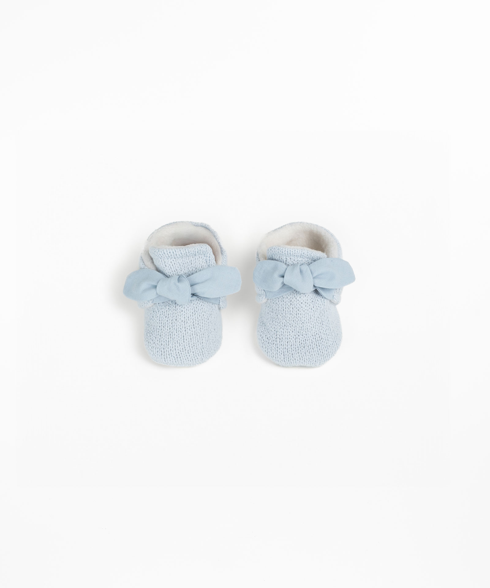 Shoes with fleece lining