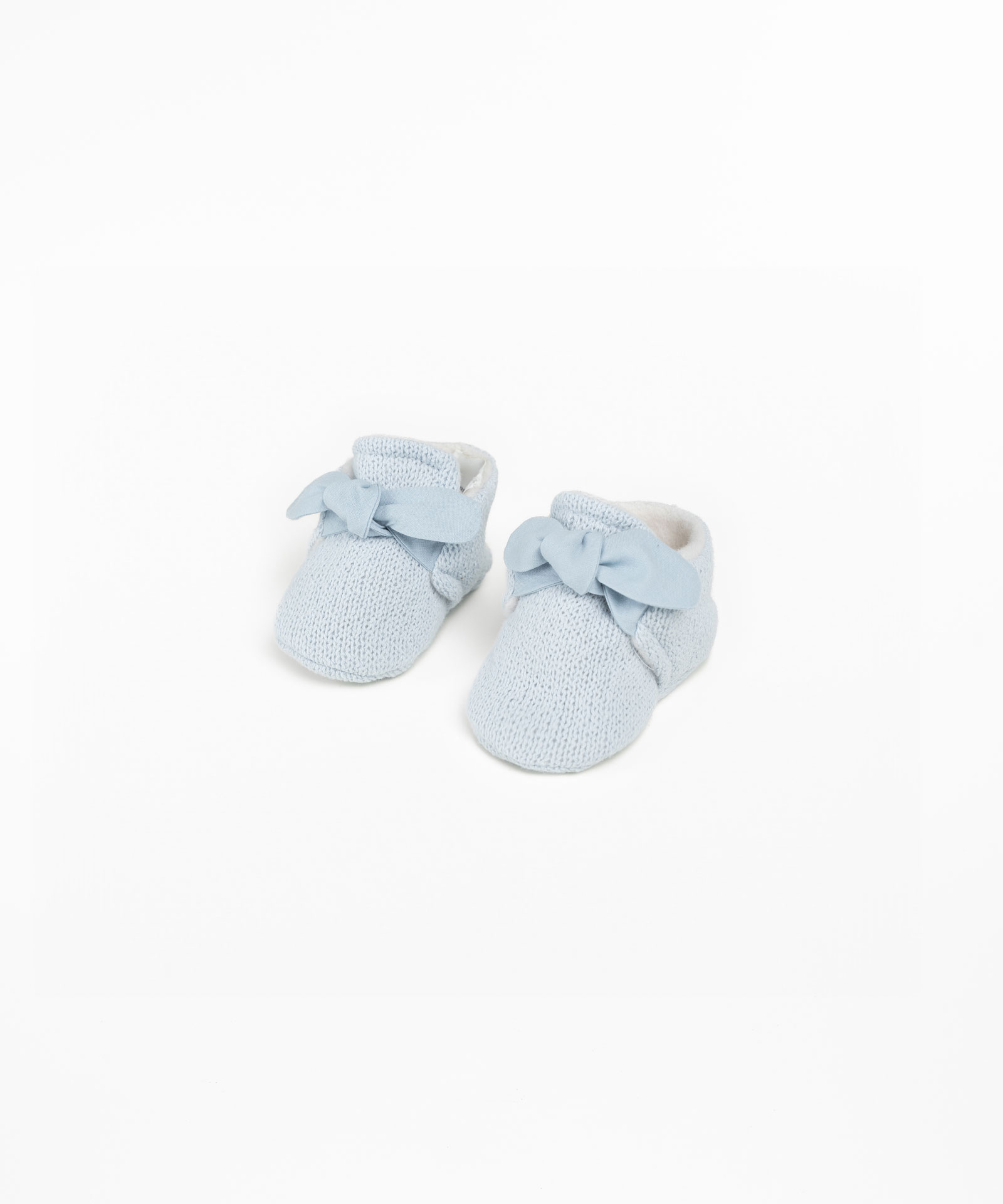 Shoes with fleece lining