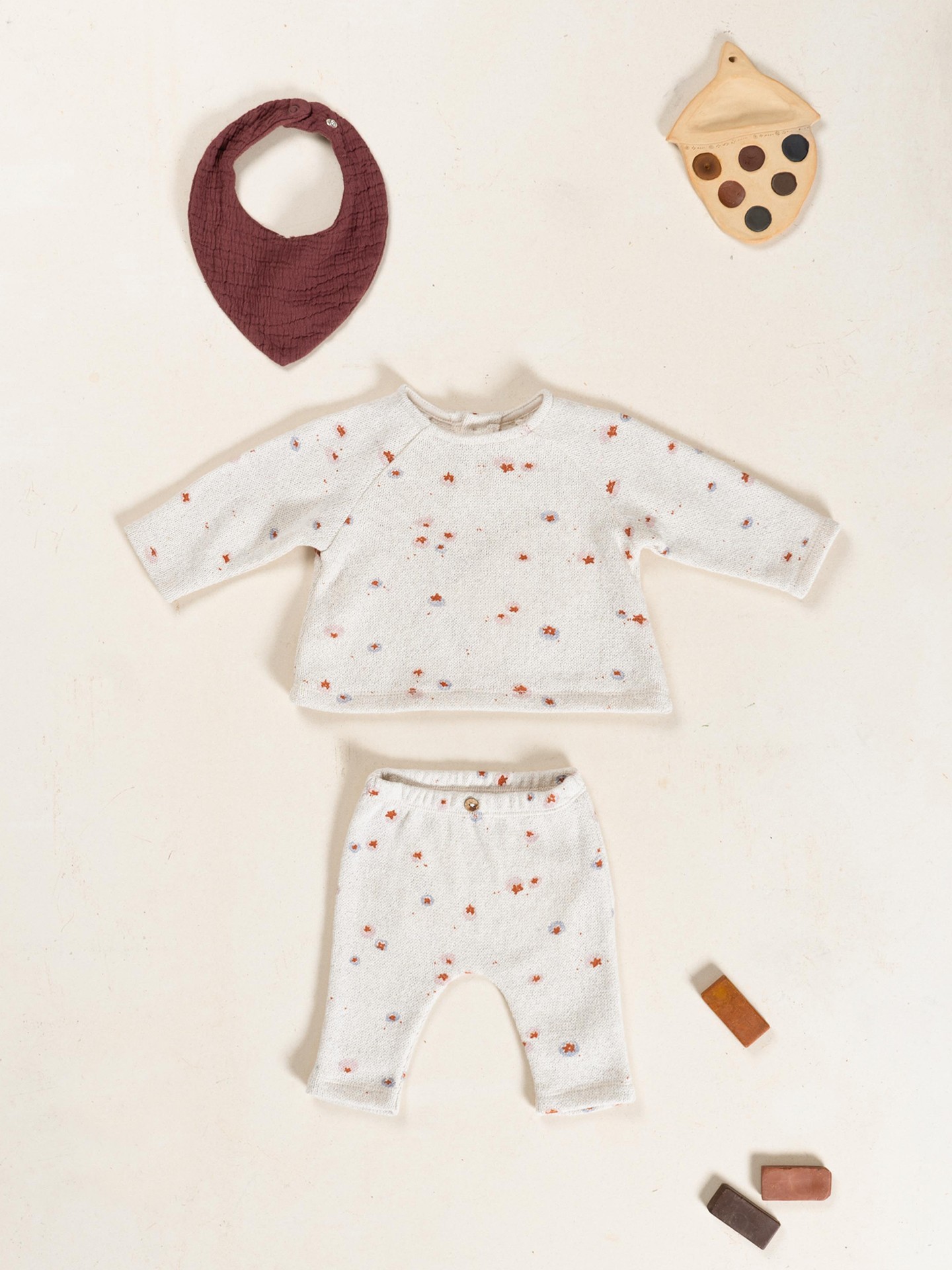 Babete com fecho de molas