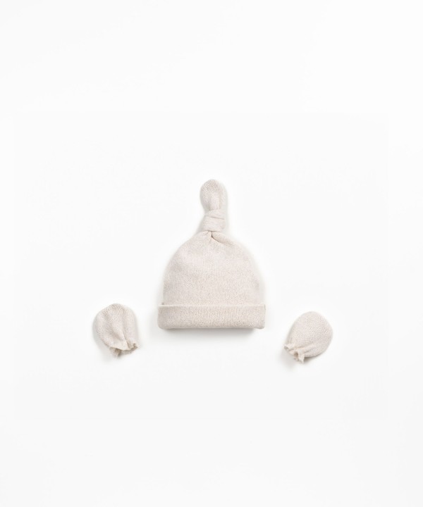 Conjunto de gorro y guantes de punto