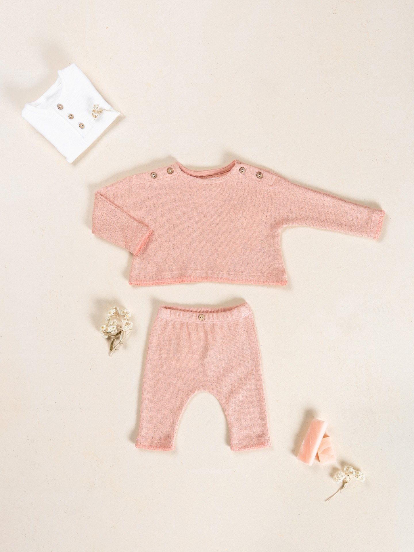 Maglione in misto fibre naturali e fibre riciclate