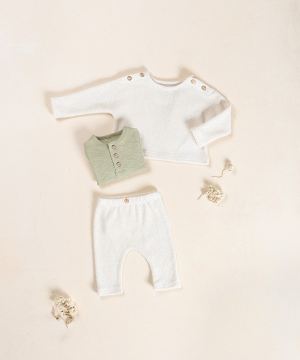 Maglione in misto fibre naturali e fibre riciclate