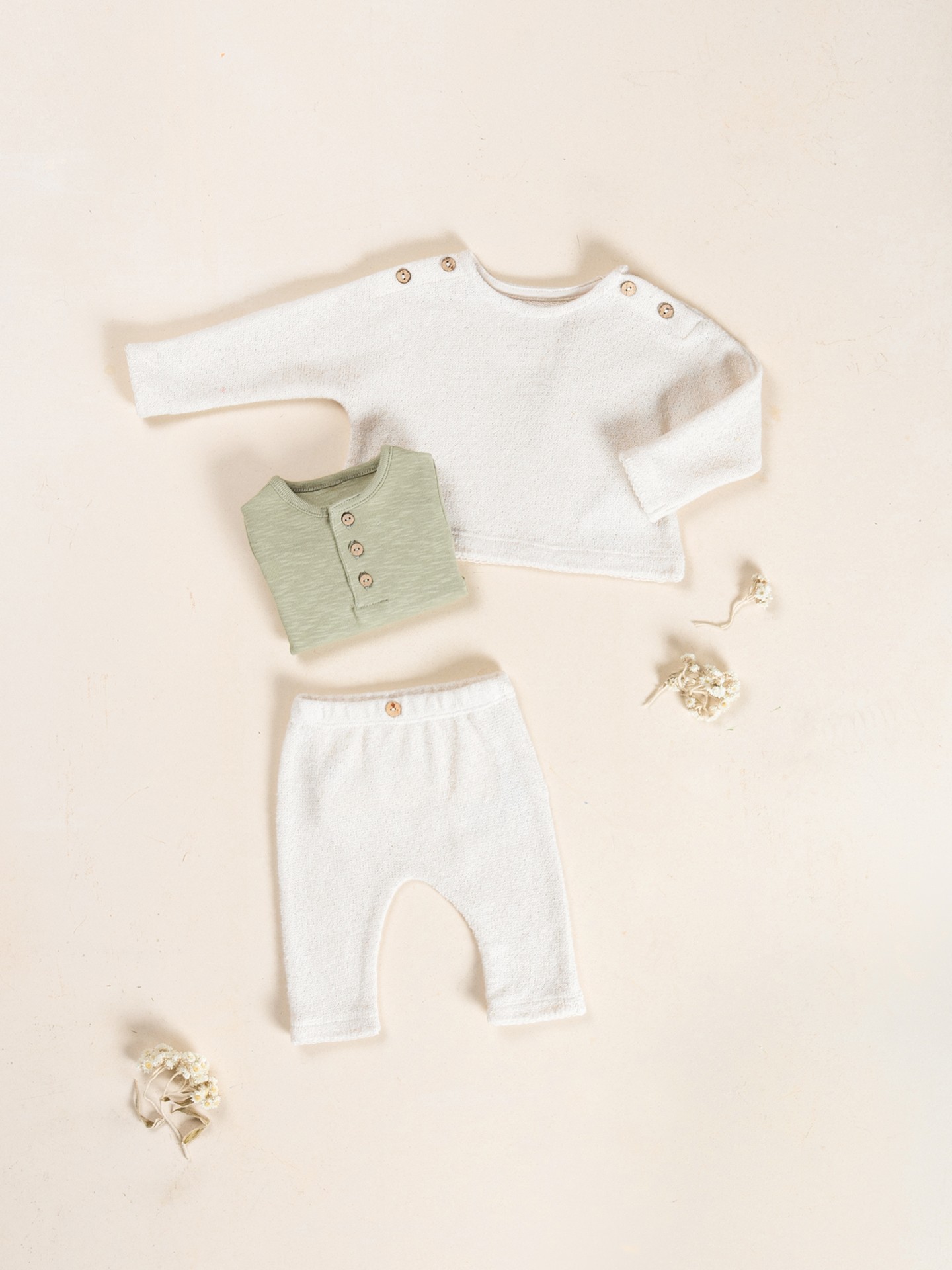 Maglione in misto fibre naturali e fibre riciclate