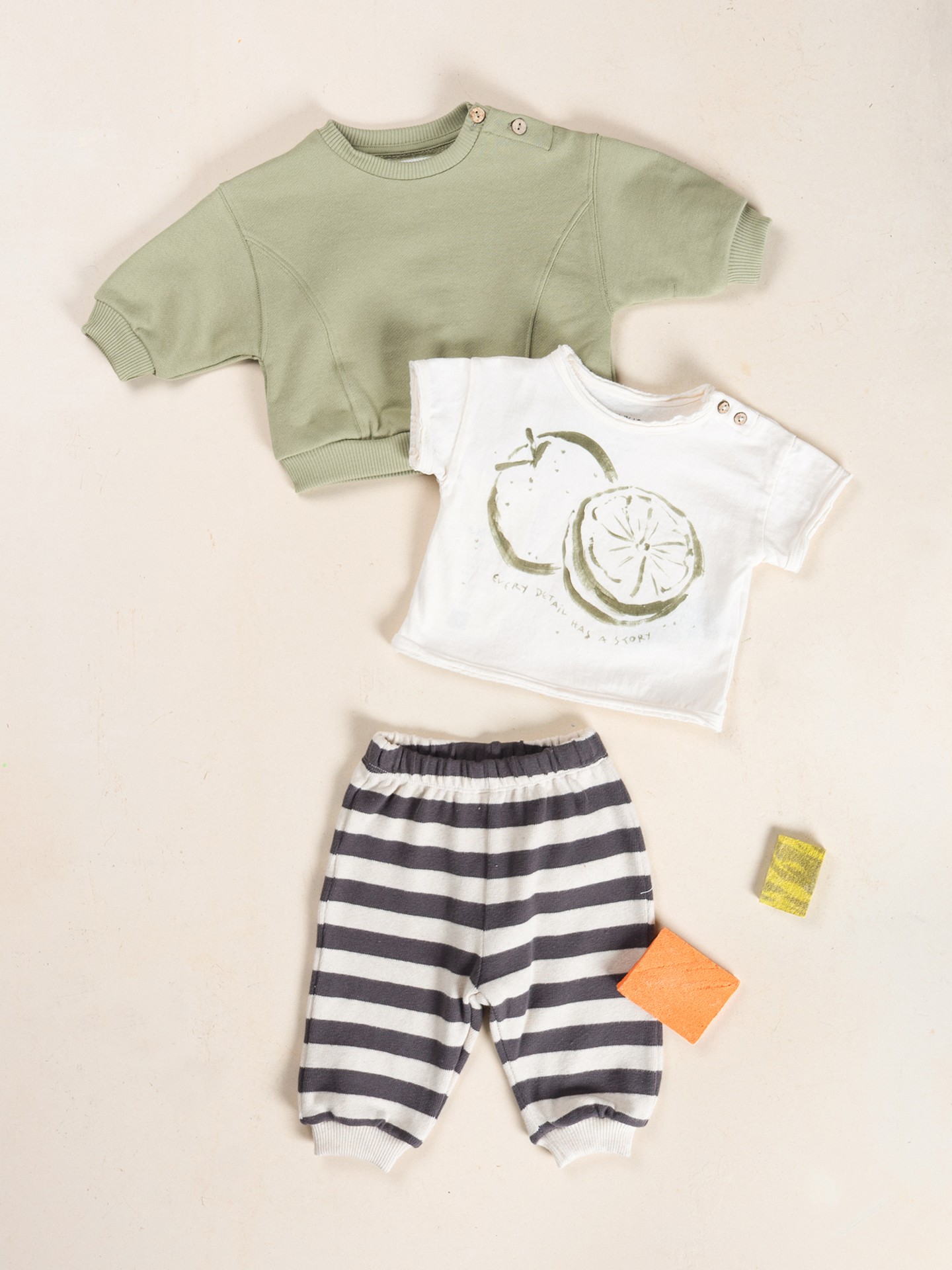 T-shirt con stampa frontale