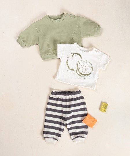 T-shirt con stampa frontale