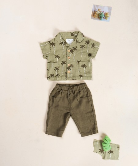 Camicia in cotone biologico con stampa di palme