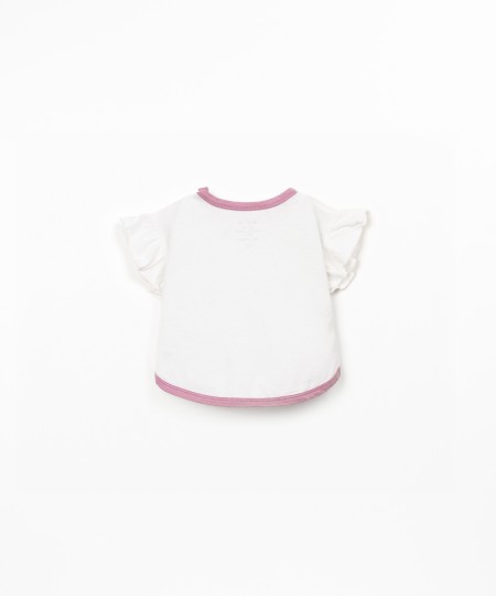 Camiseta con volante en las mangas