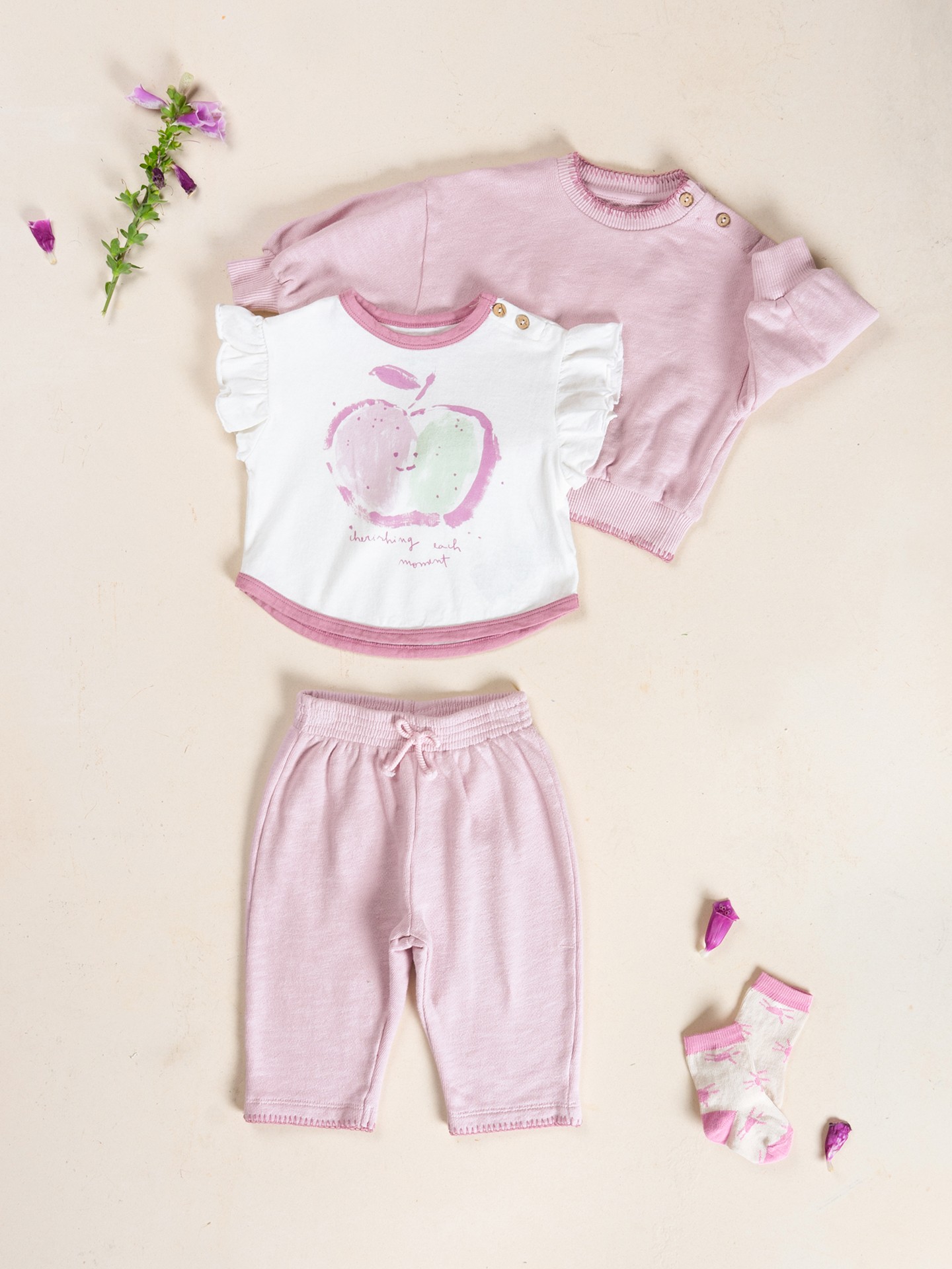 T-shirt con maniche a volant