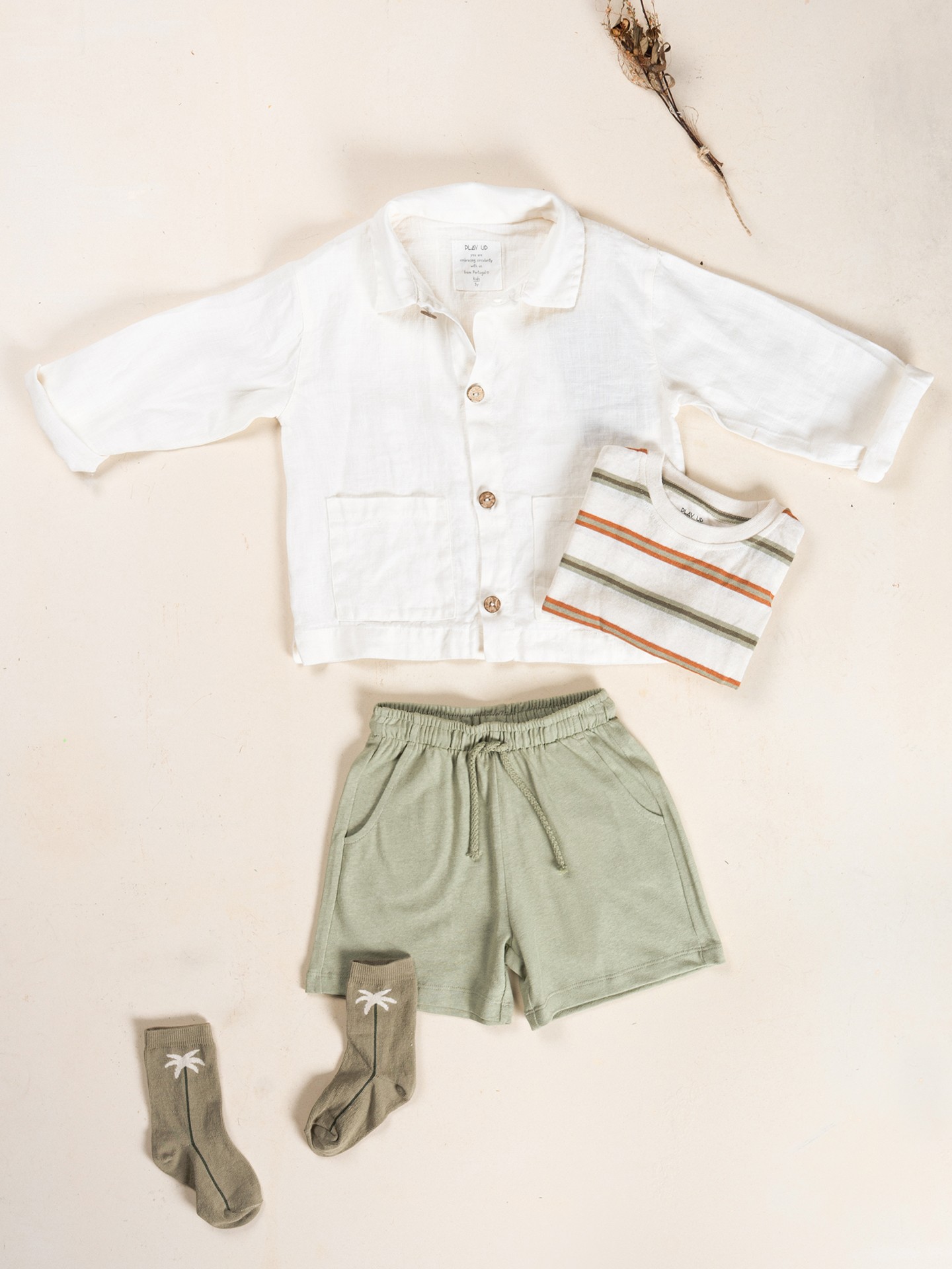 Shorts in maglia con lino