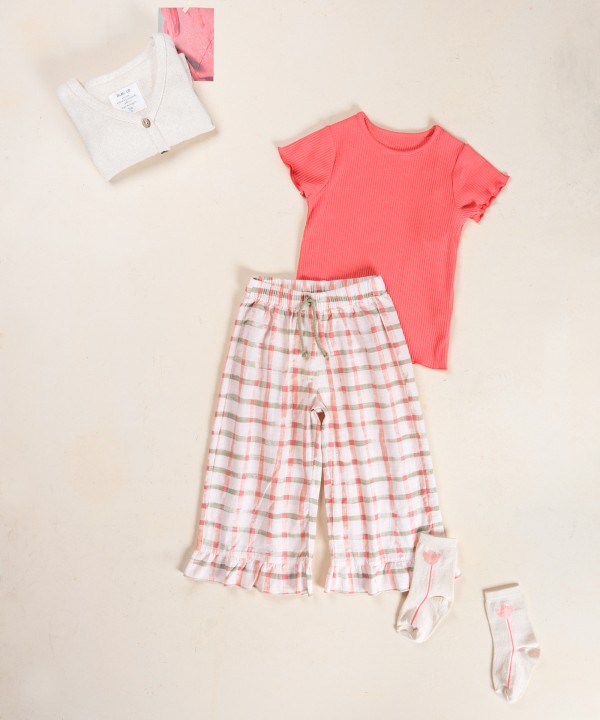 Fabric trousers with checkered print