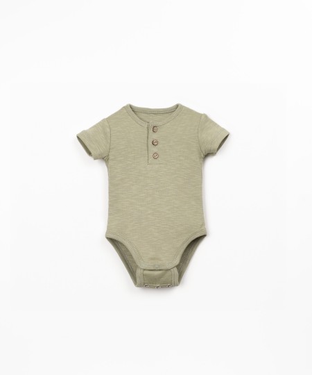 Organic cotton bodysuit with short sleeves