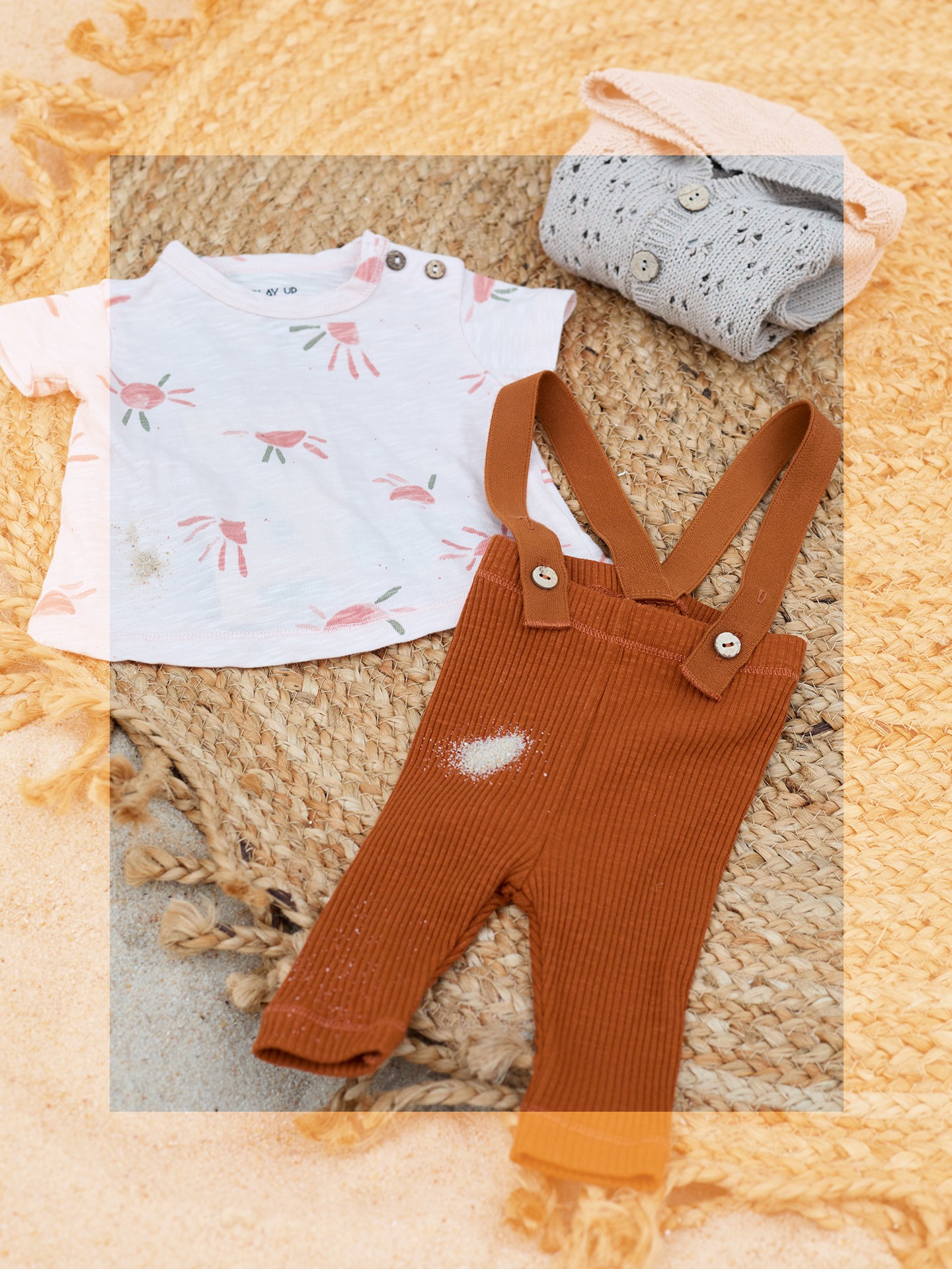 Leggings with adjustable straps