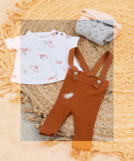 Leggings with adjustable straps