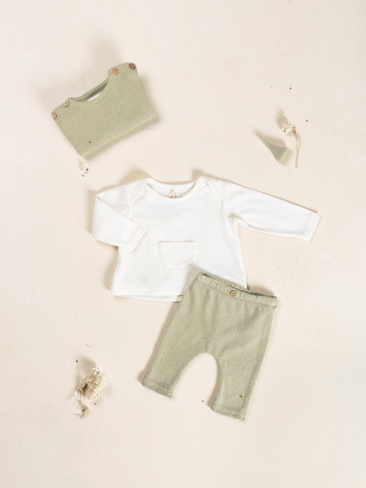 Leggings with recycled fibers