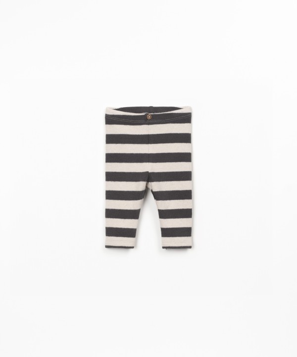 Striped pattern leggings