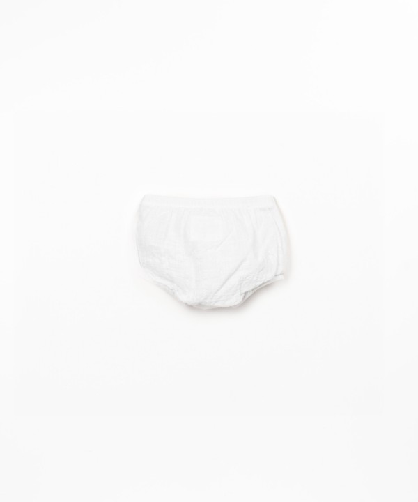 Fabric shorts with pocket