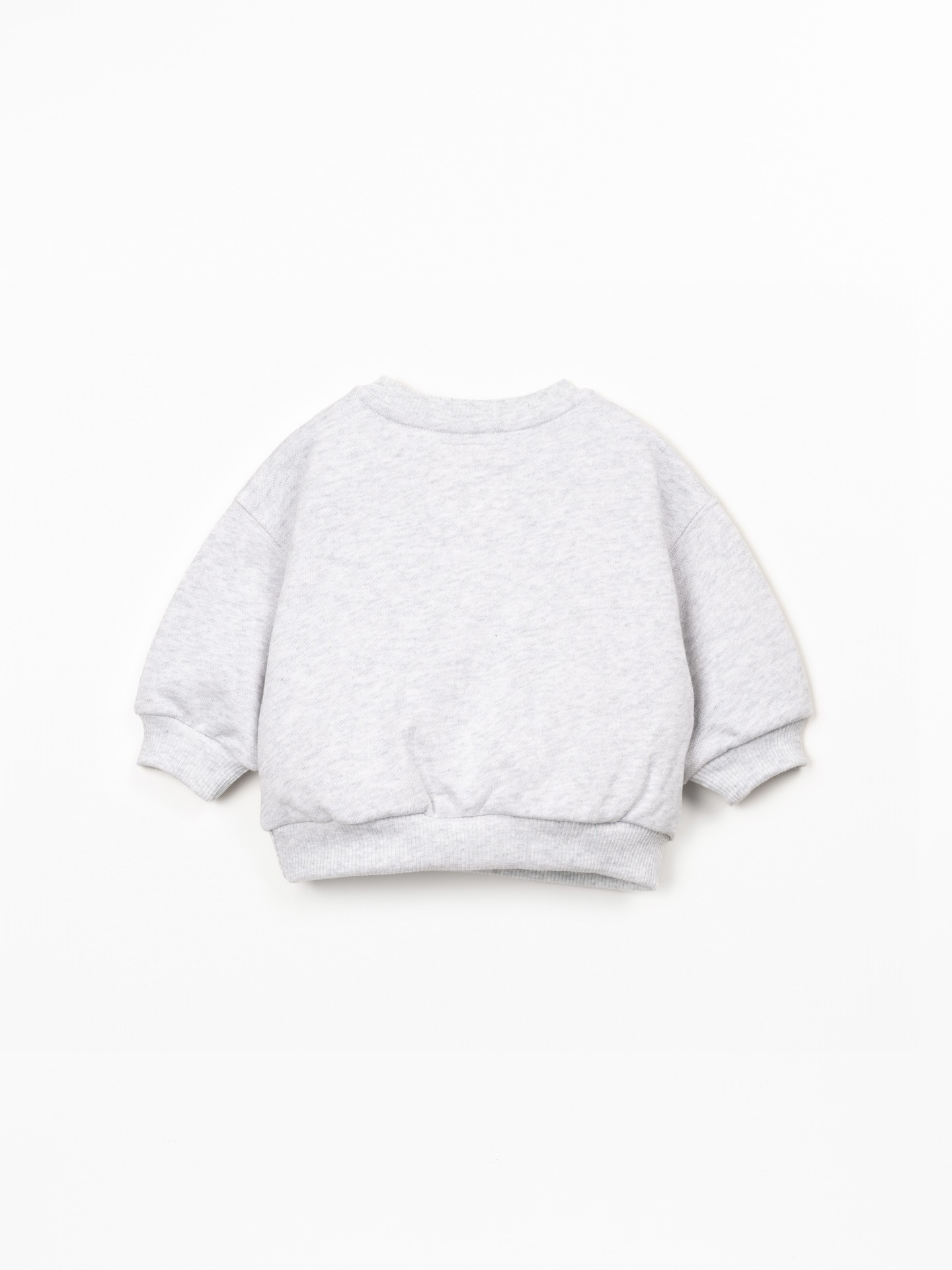 Knit sweater with natural fibers